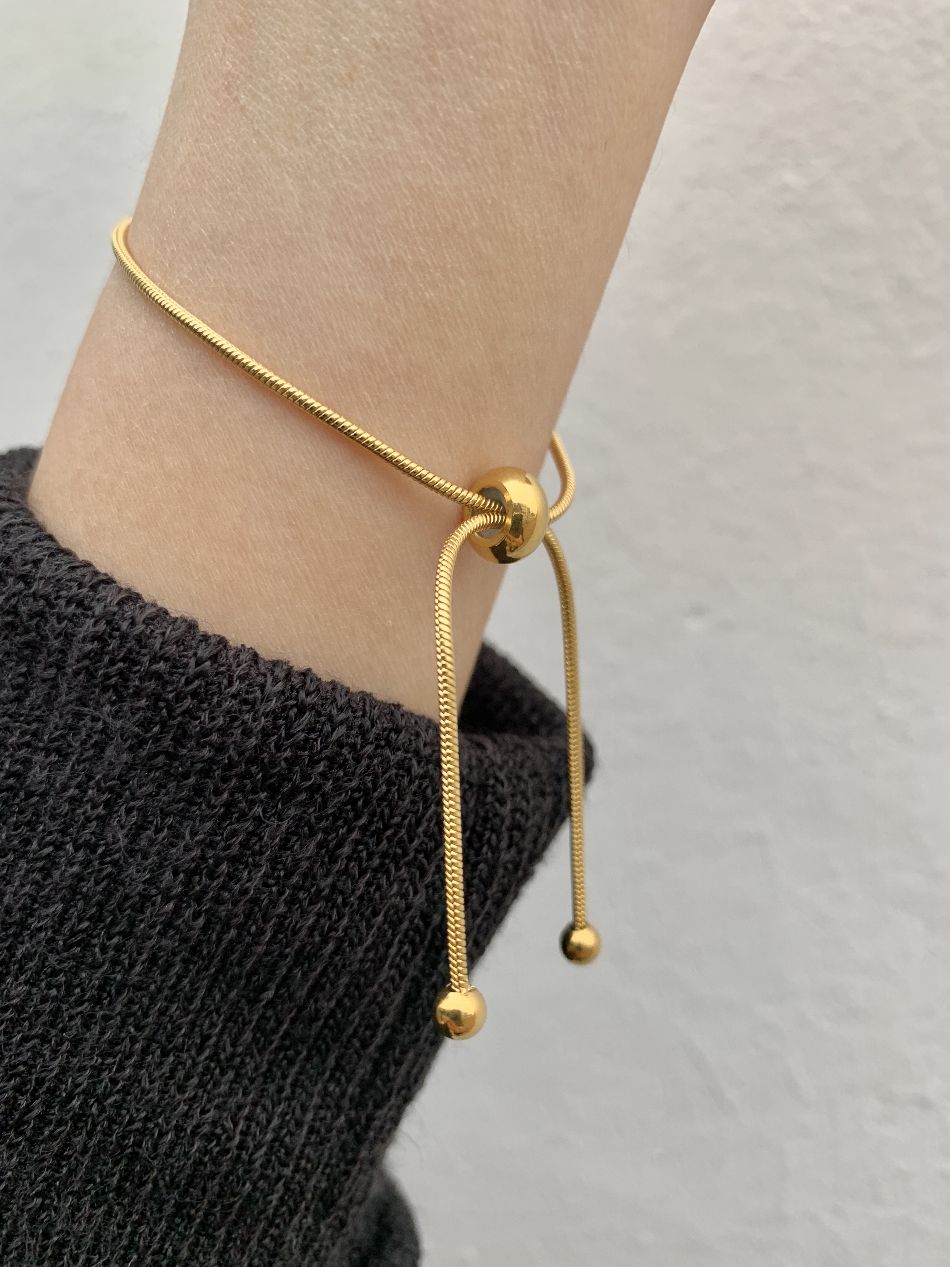 Hovering of Memory Bracelet