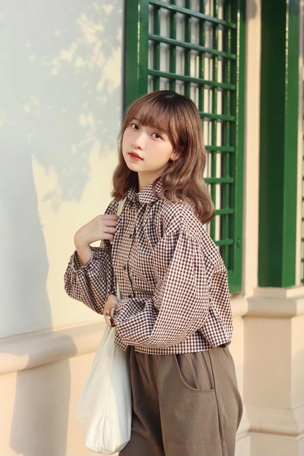 秋季必備 娃娃領格紋恤衫
