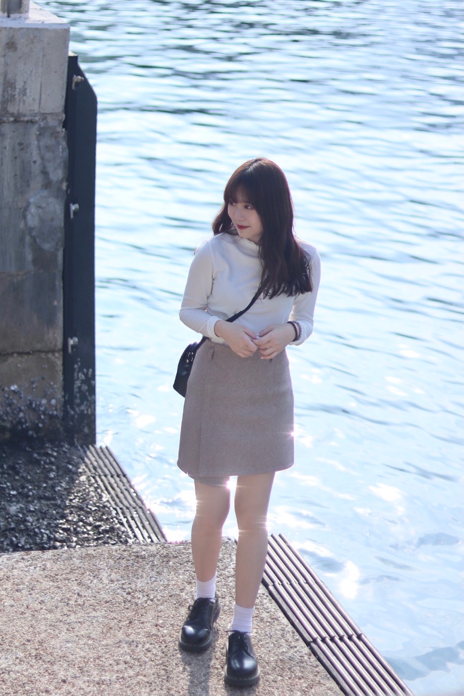 有分碼數的基本款毛呢高腰顯瘦半截裙 兩色入