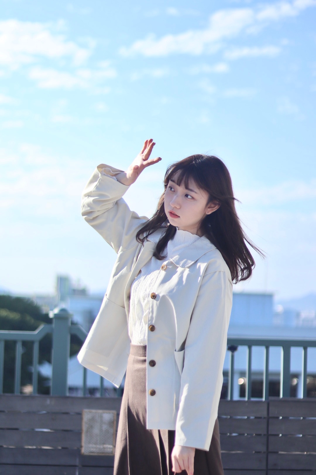 再創低價!!! 娃娃翻領排扣扯布外套 新增至3色入