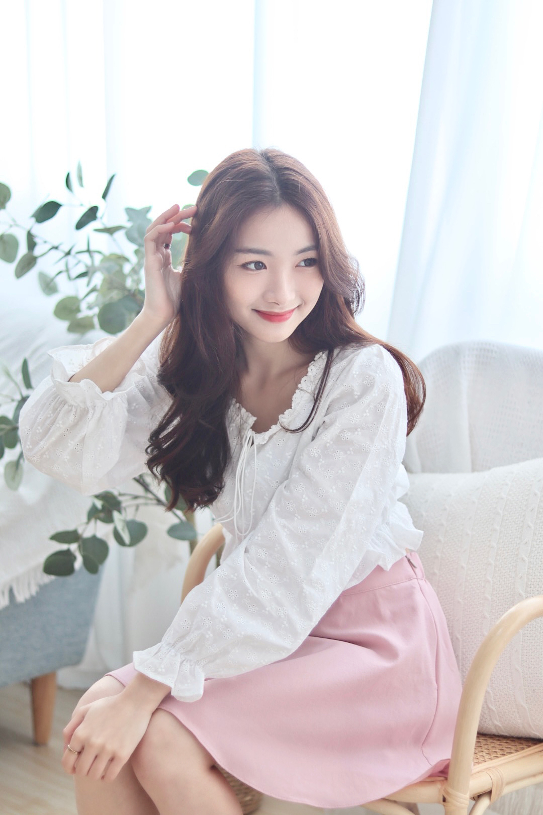 店主自留款 大圓領通花小綁結上衣