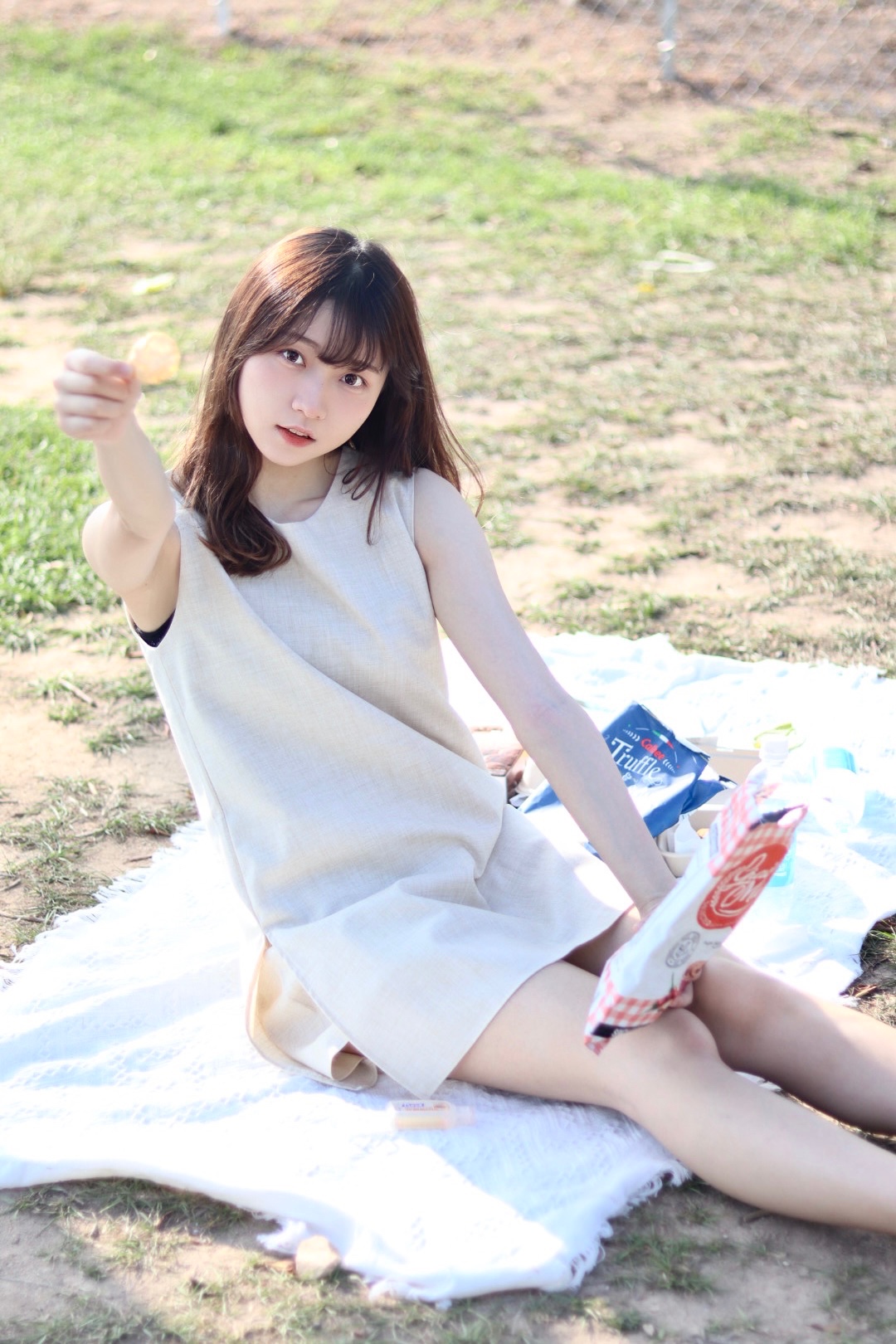 3amstudio.hk | 柔滑的後拉鍊側小開衩背心連身裙 (內附打底褲)