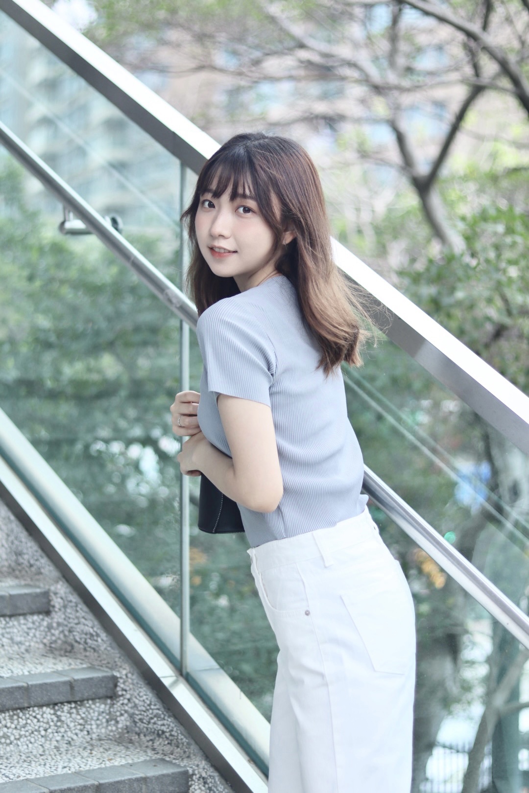 店主包色自留款 俐落剪裁百褶短袖上衣 3色入