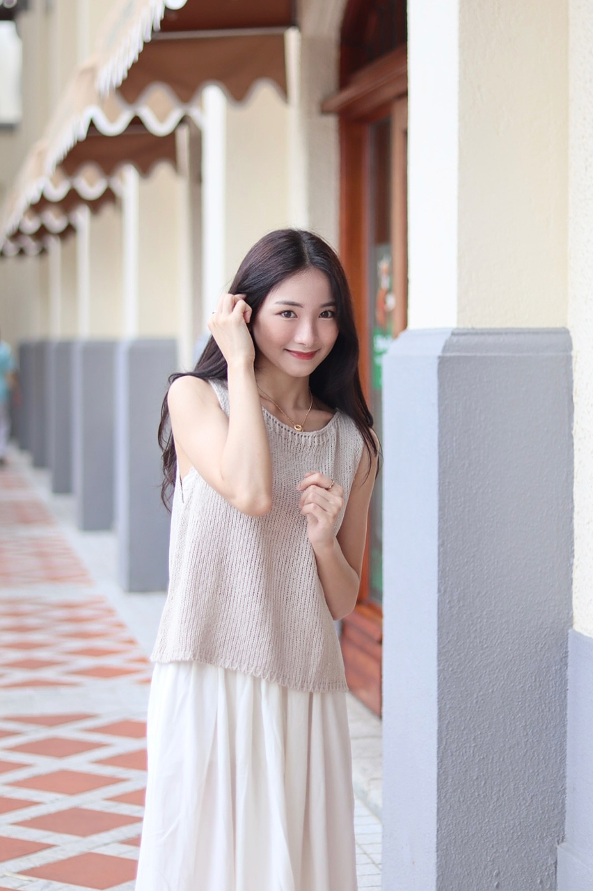 Cindy自留款 大彈性垂感薄針織顯瘦背心 新增至兩色入