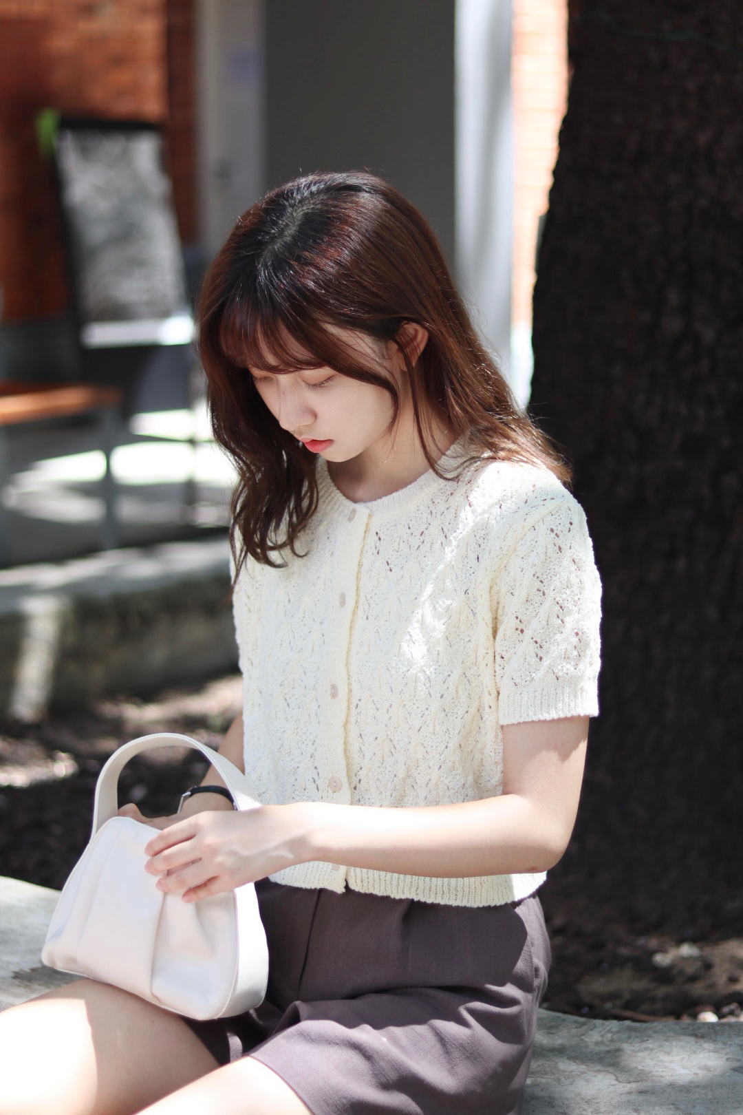 圓領鏤空編織排扣上衣 新增至3色入