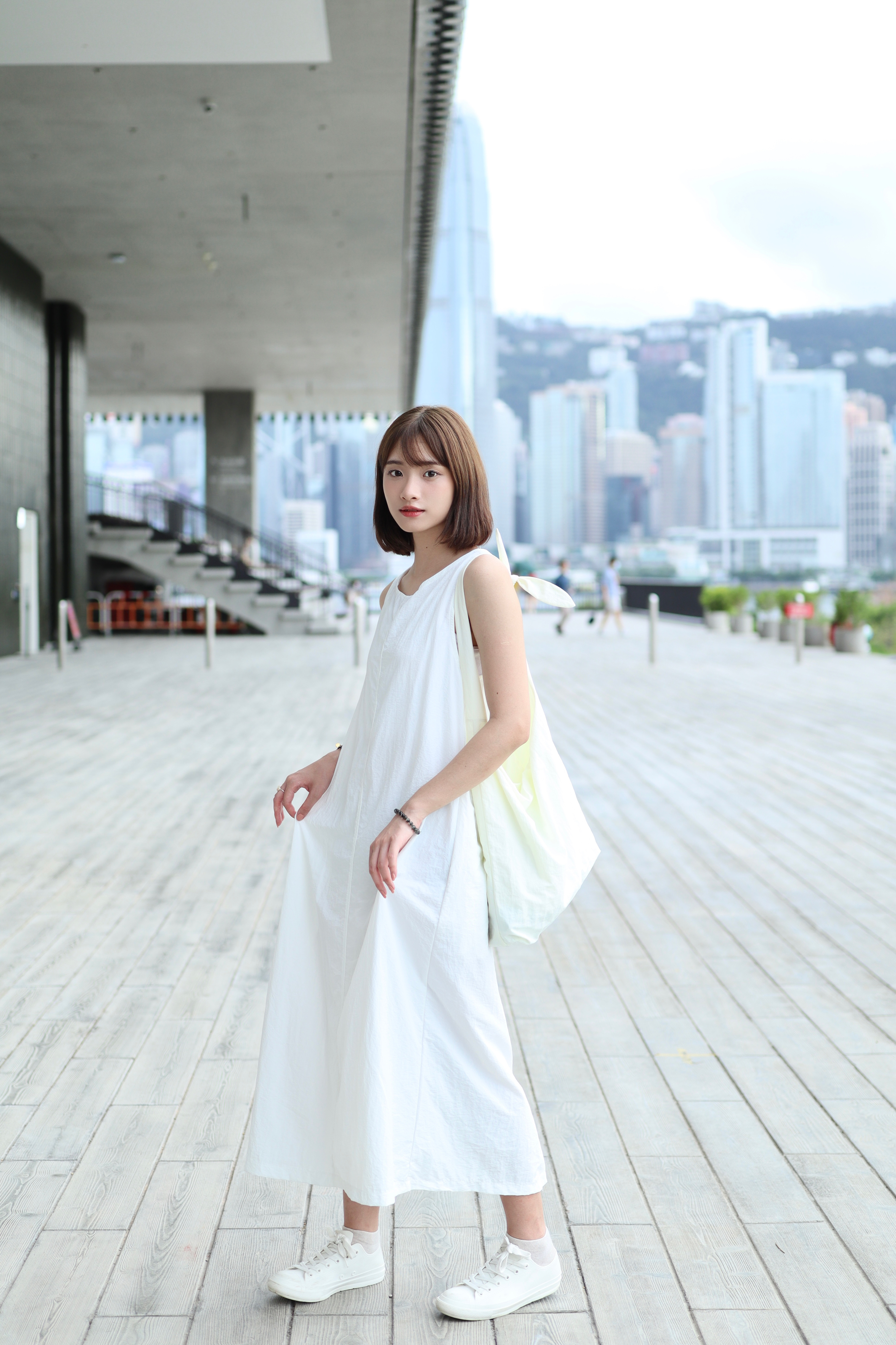 單穿或作layering也好看的索索料背心長身OPS 兩色入