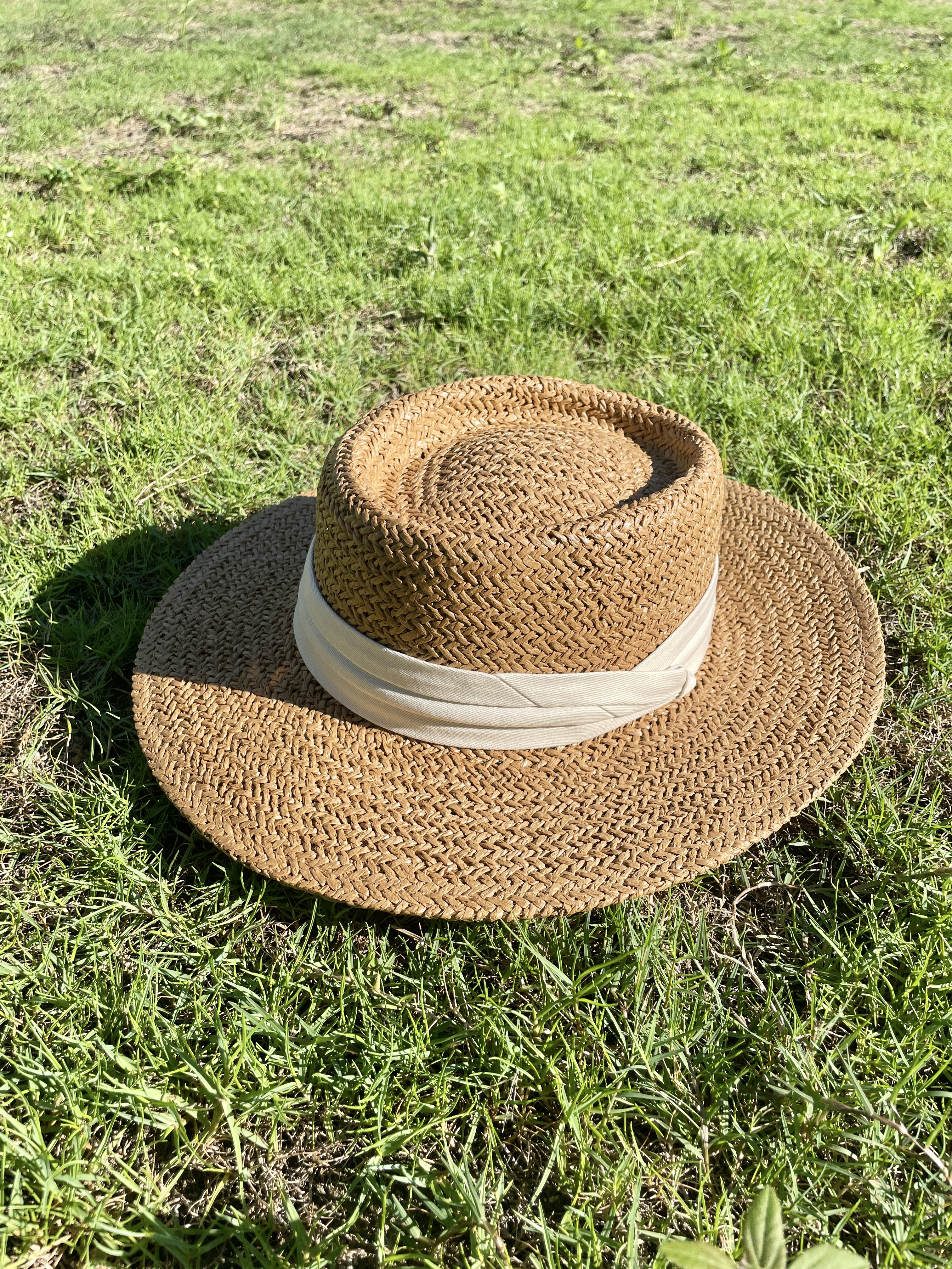 可輕微調整頭圍 編織寬簷大草帽