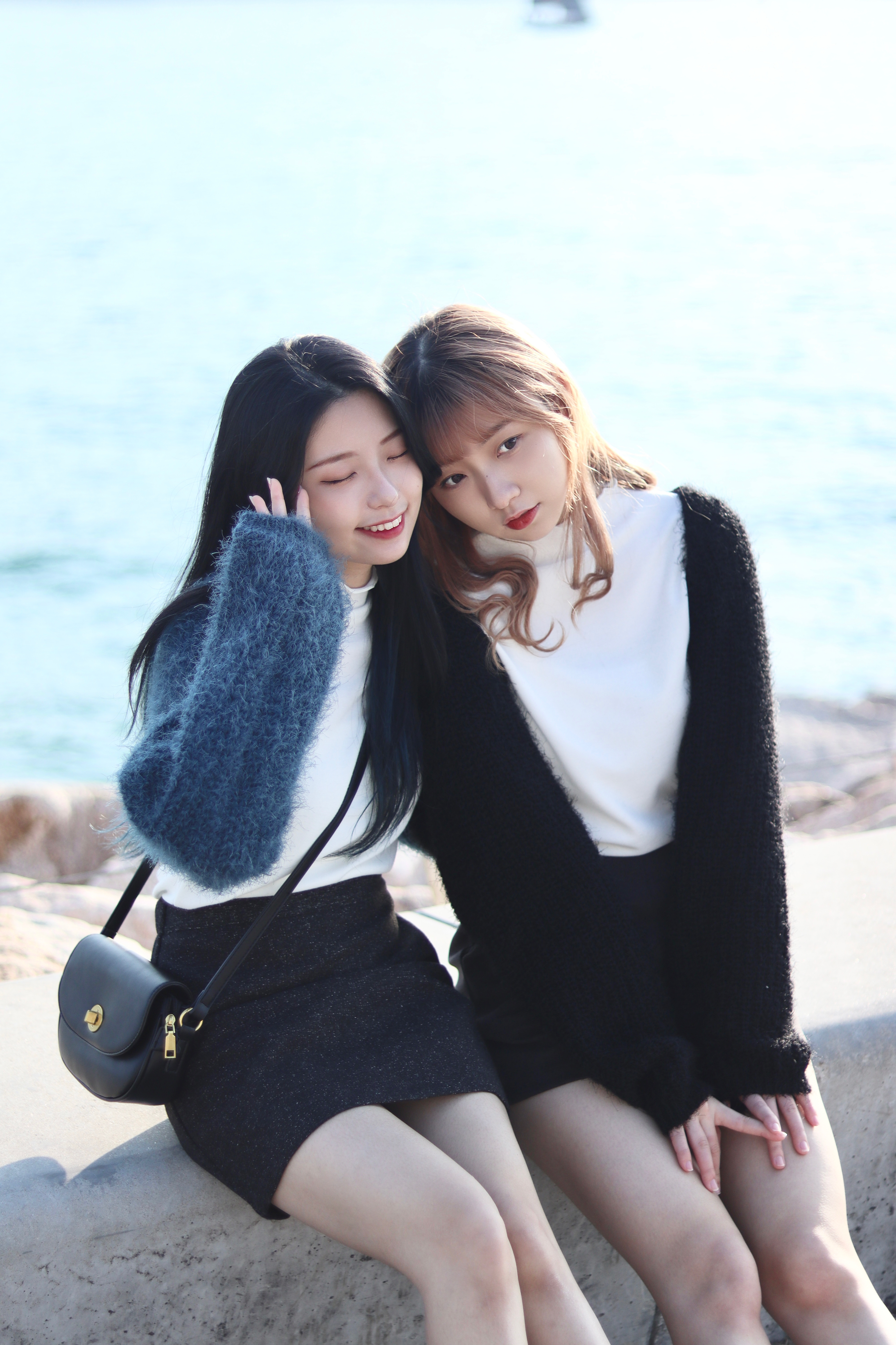 軟綿綿毛茸落肩短身泡泡袖外套 兩色入