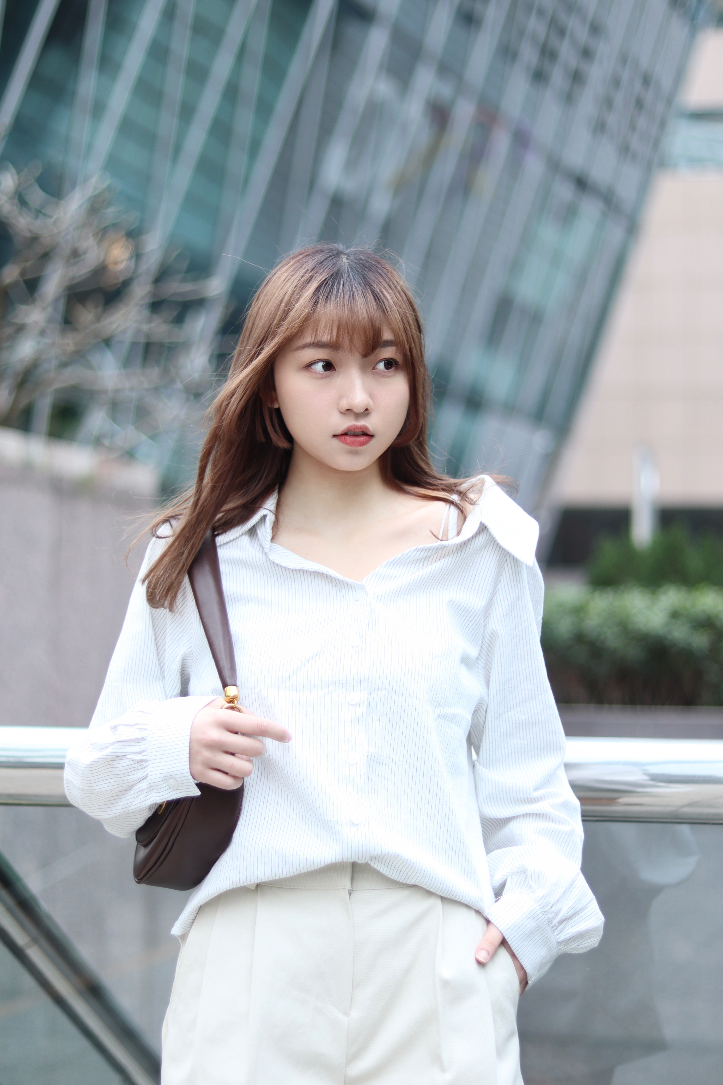 3amstudio.hk | 文青V領直條紋無肩線設計恤衫