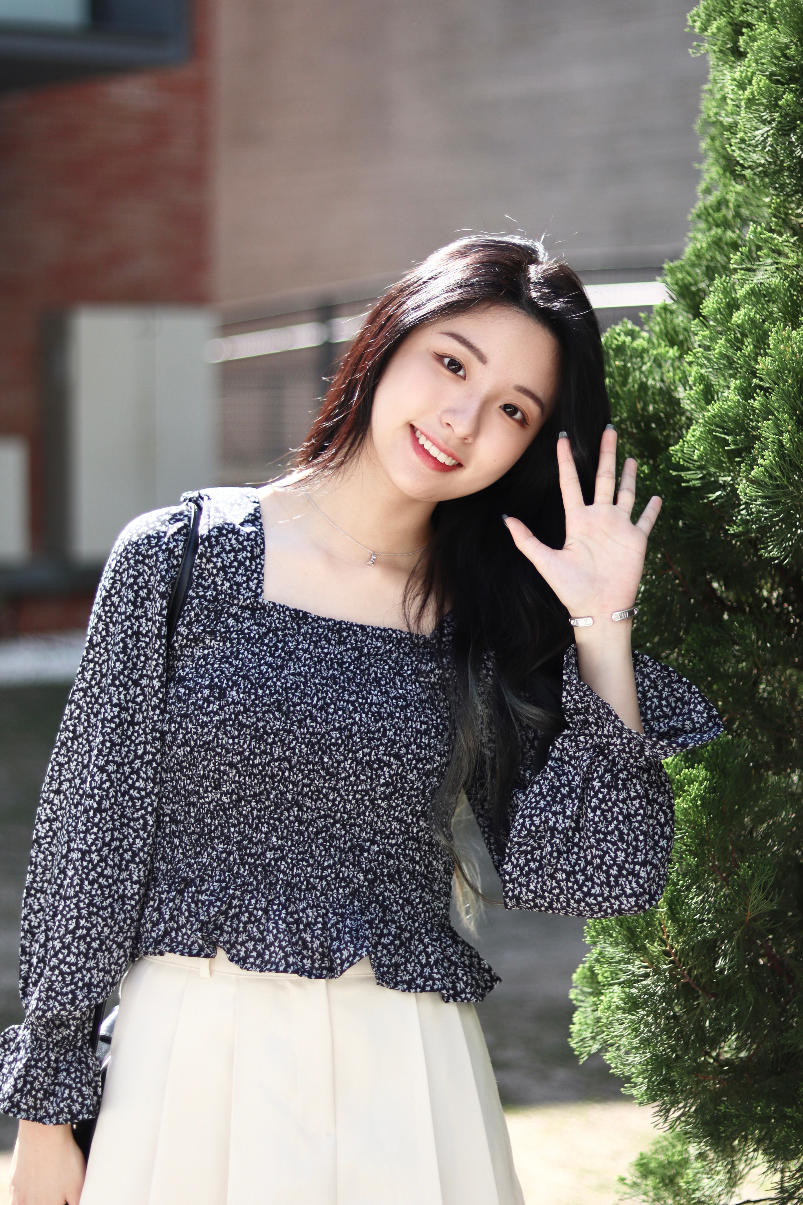 氣質碎花方領露鎖骨荷葉邊短身上衣