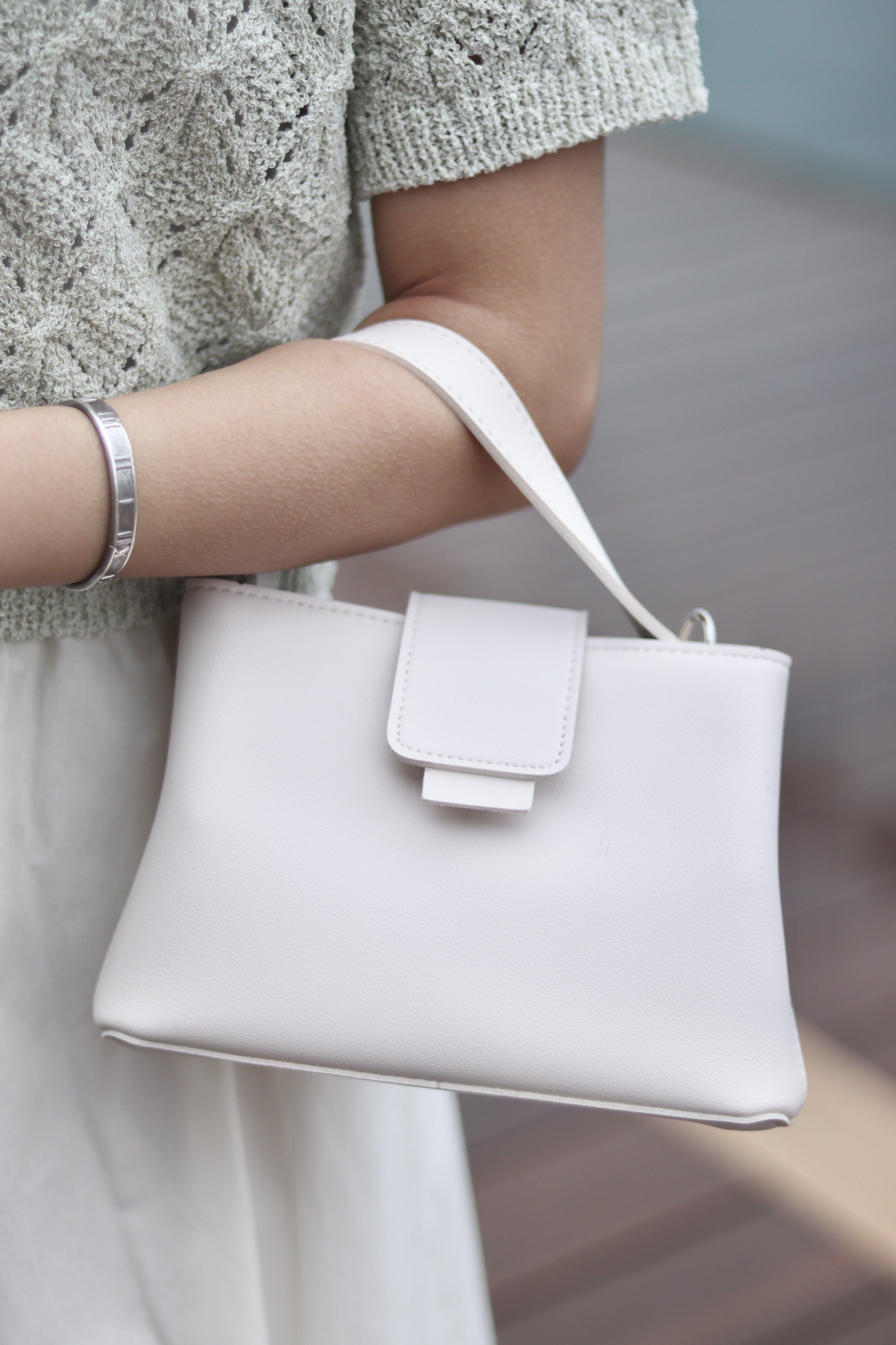 可愛梯形半掀蓋磁扣兩用手袋  兩色入