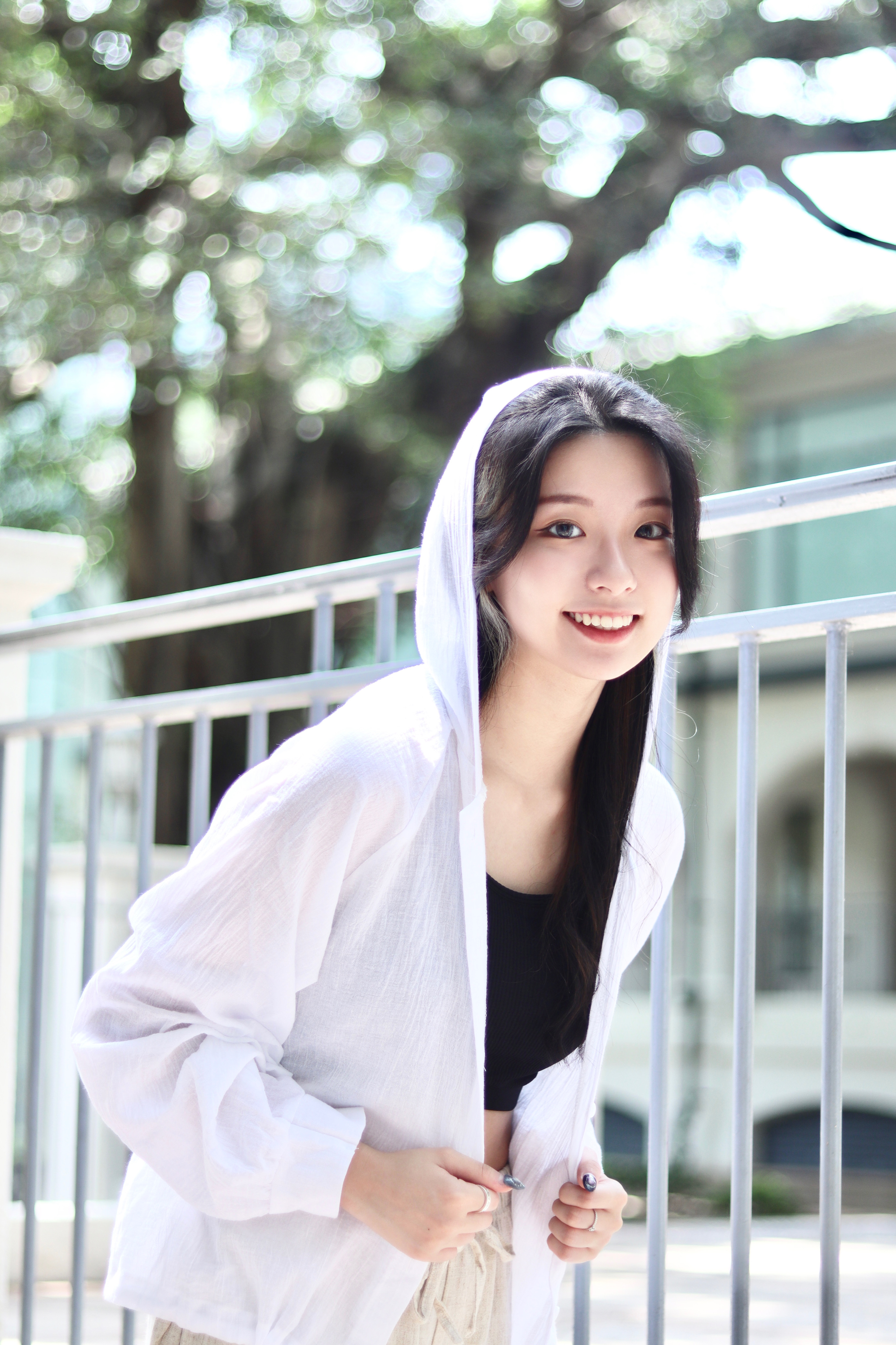 夏日必買! 微透膚皺皺感連帽超薄外套