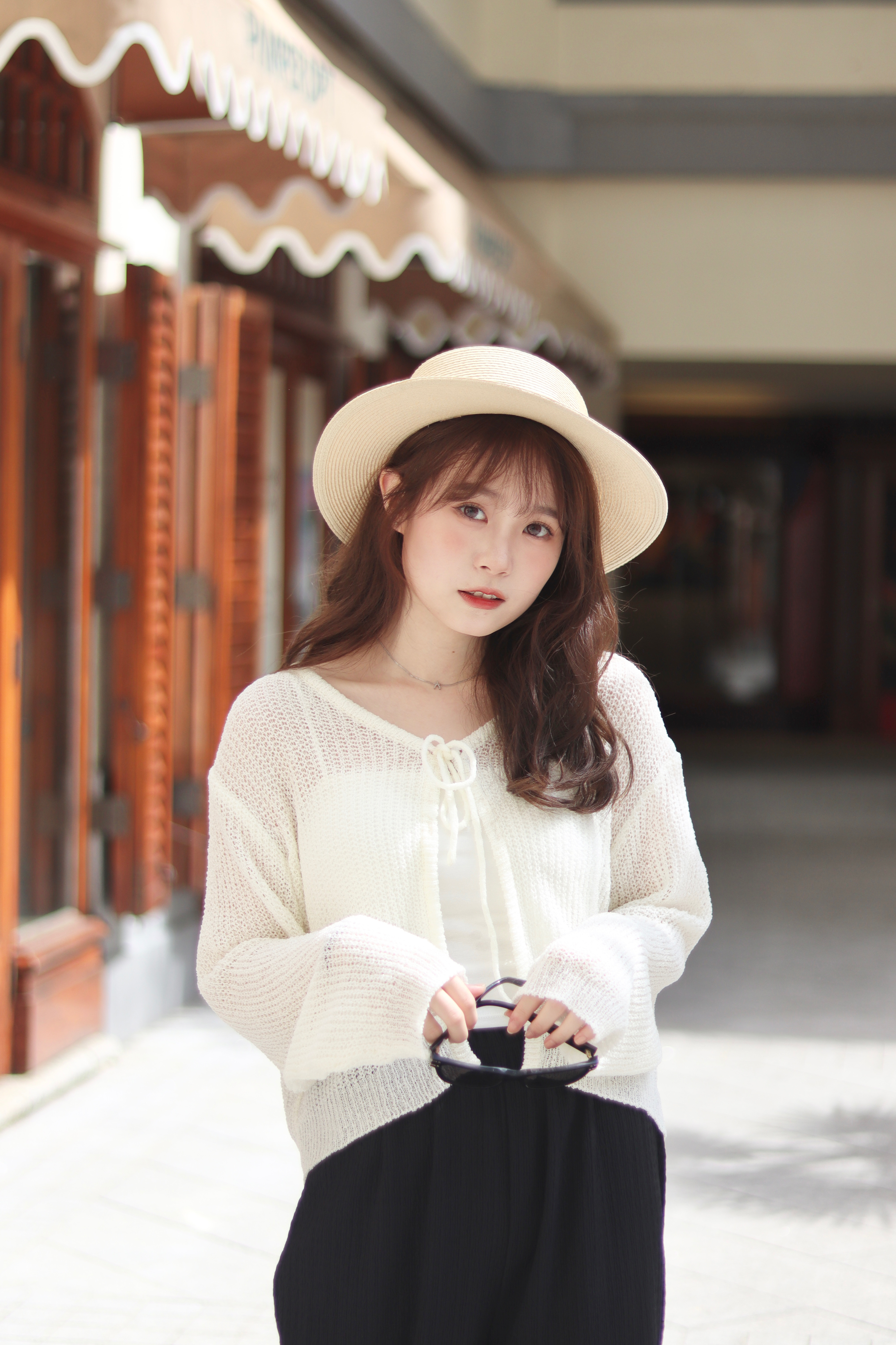 夏天必備! 免熨鏤空交叉綁結寬鬆薄外套 新增至兩色入