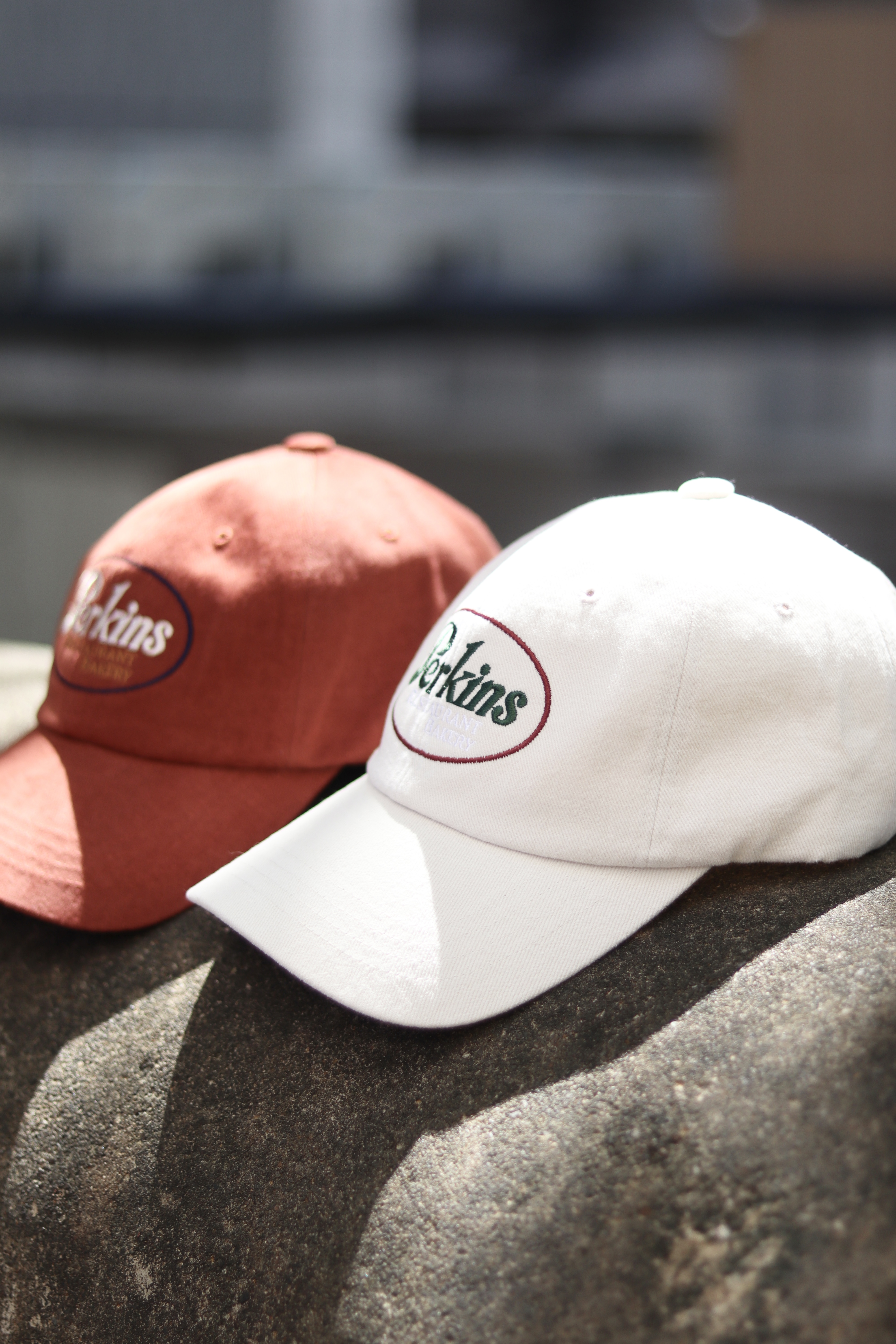 Perkins刺繡印字可調節釦帶棒球帽 兩色入