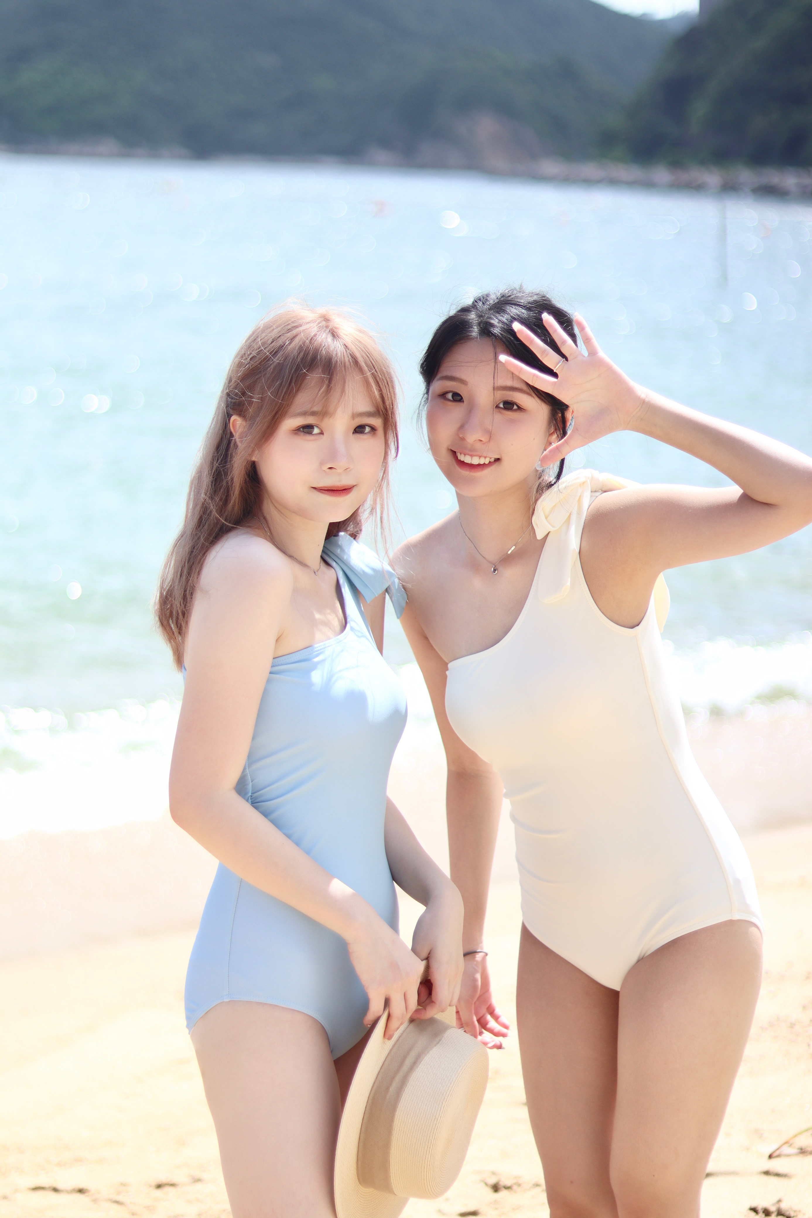 韓系小性感不規則單肩綁結連身beachwear 兩色入