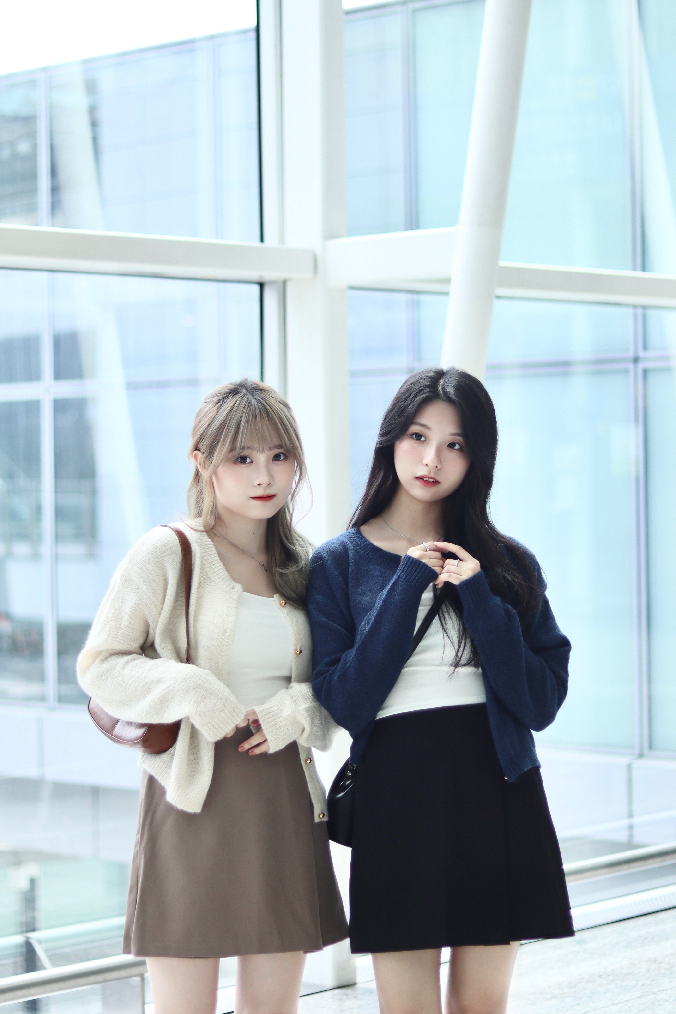 店主自留款! 超舒適的初秋軟糯感金色鈕扣薄外套 新增至4色入