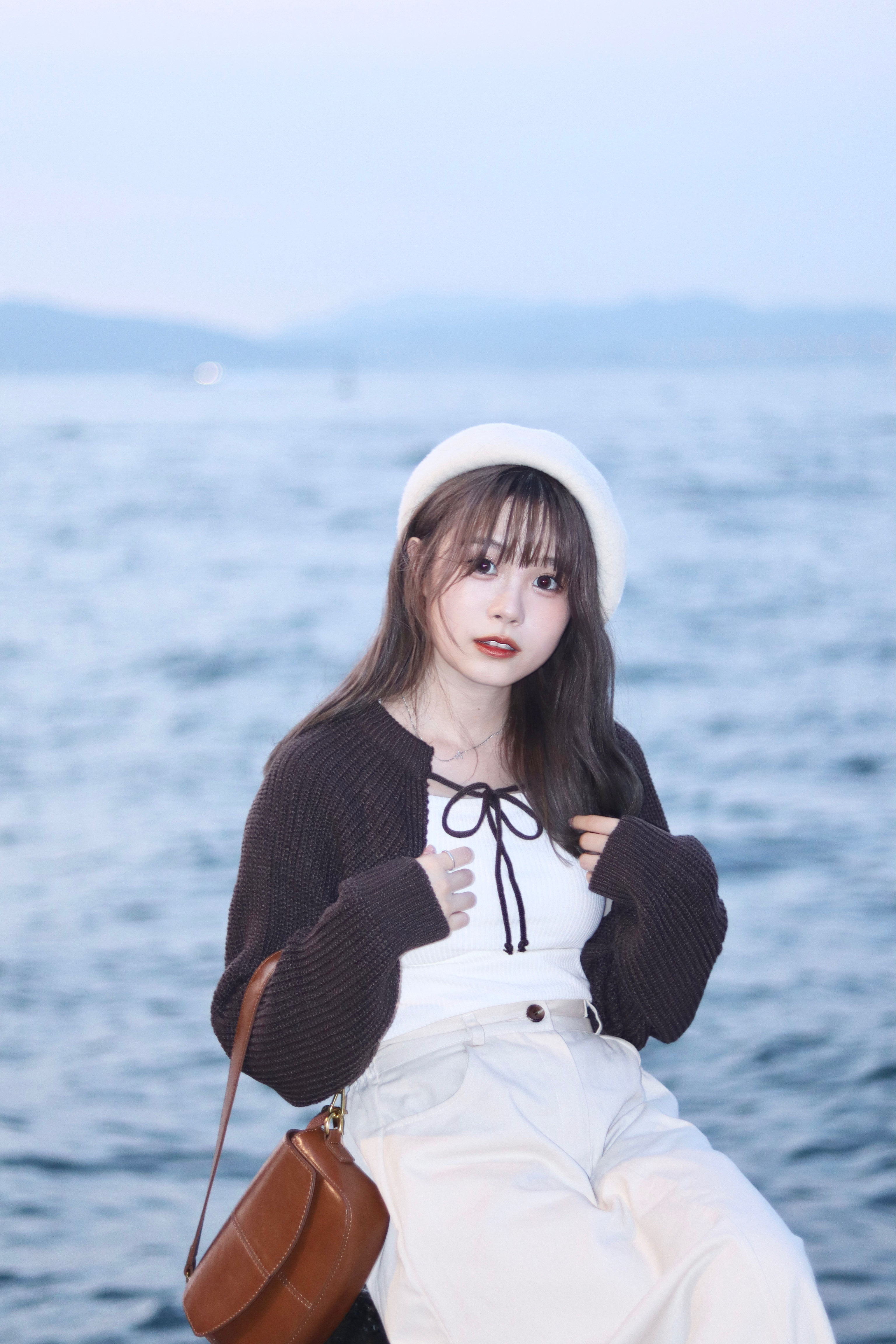 韓感綁帶造型短版針織外套 新增至4色入