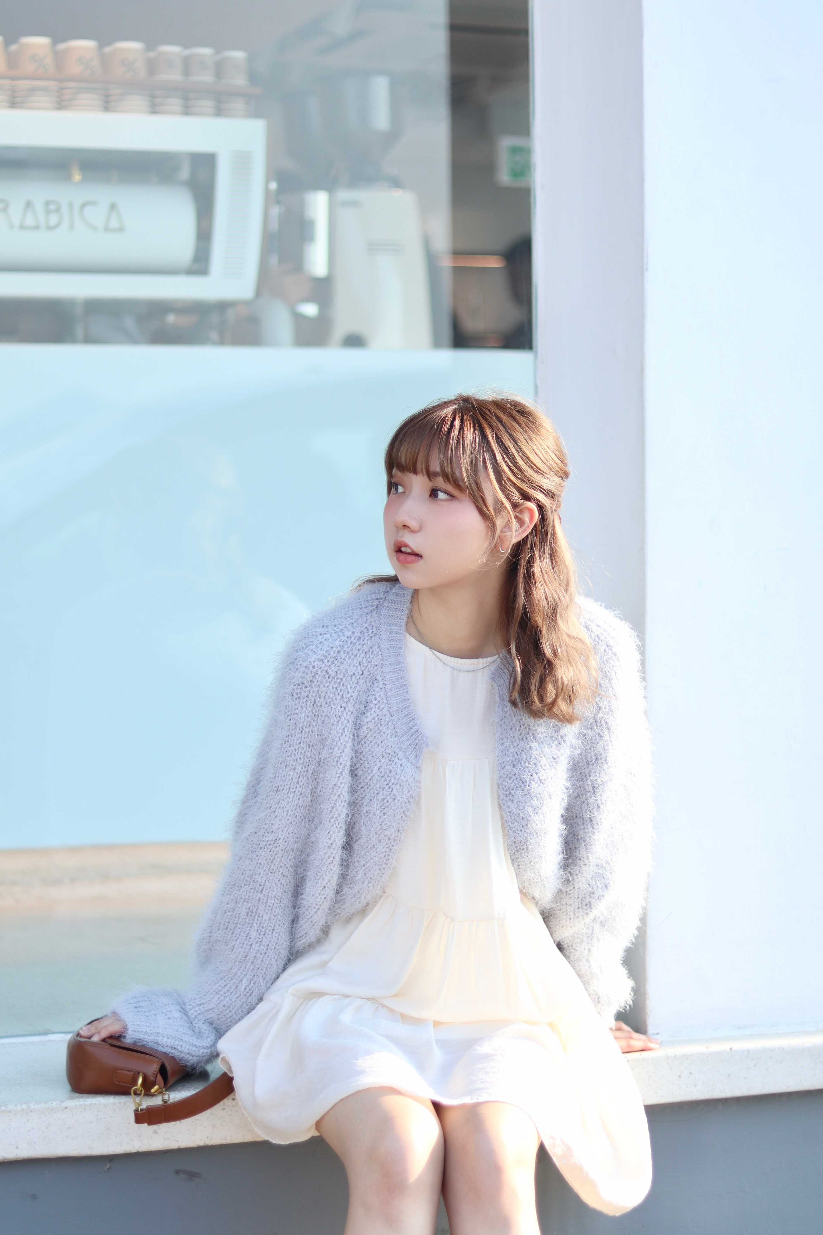 慵懶感無肩線短身毛毛薄外套