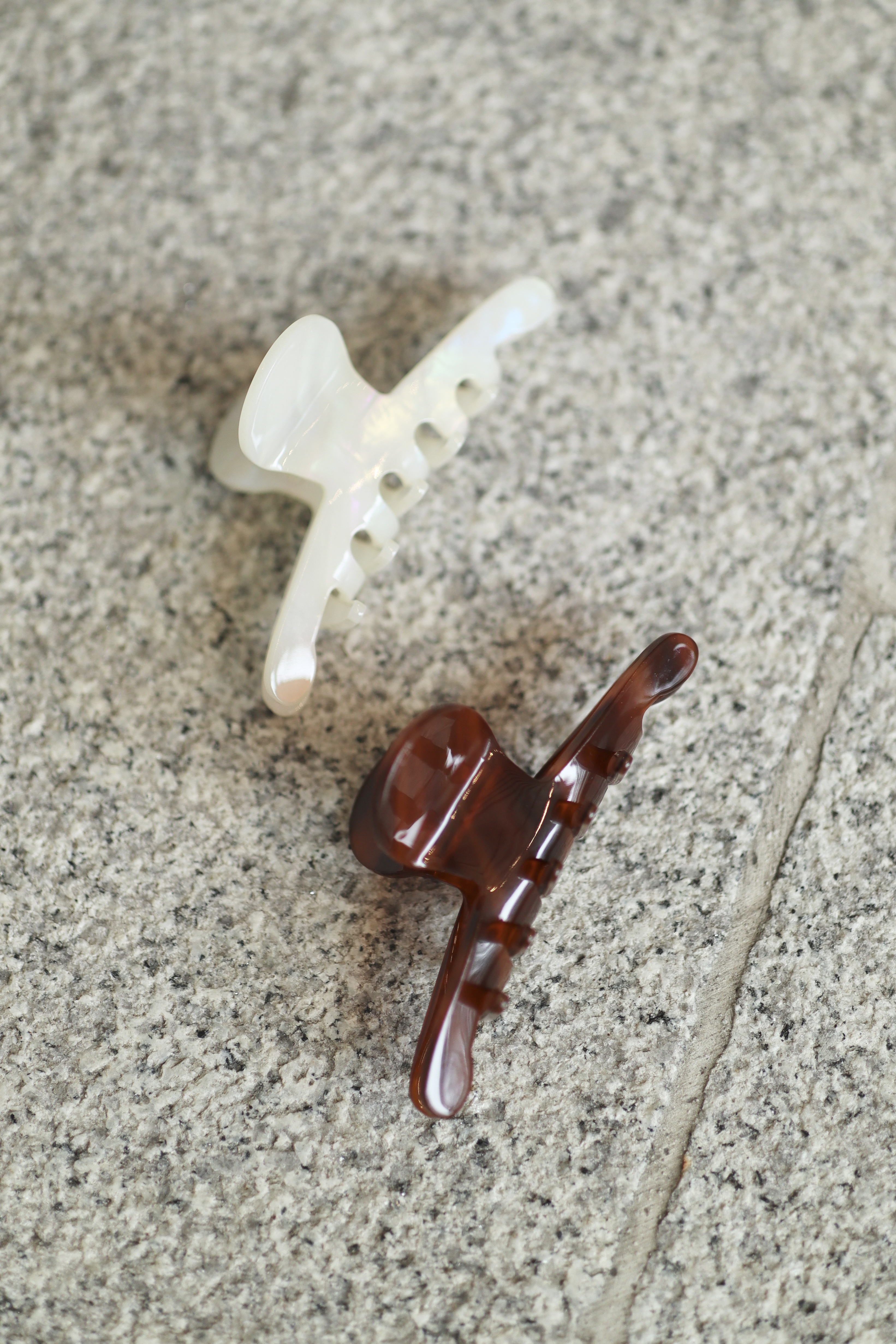 秋冬感簡約法式鯊魚夾 兩色入