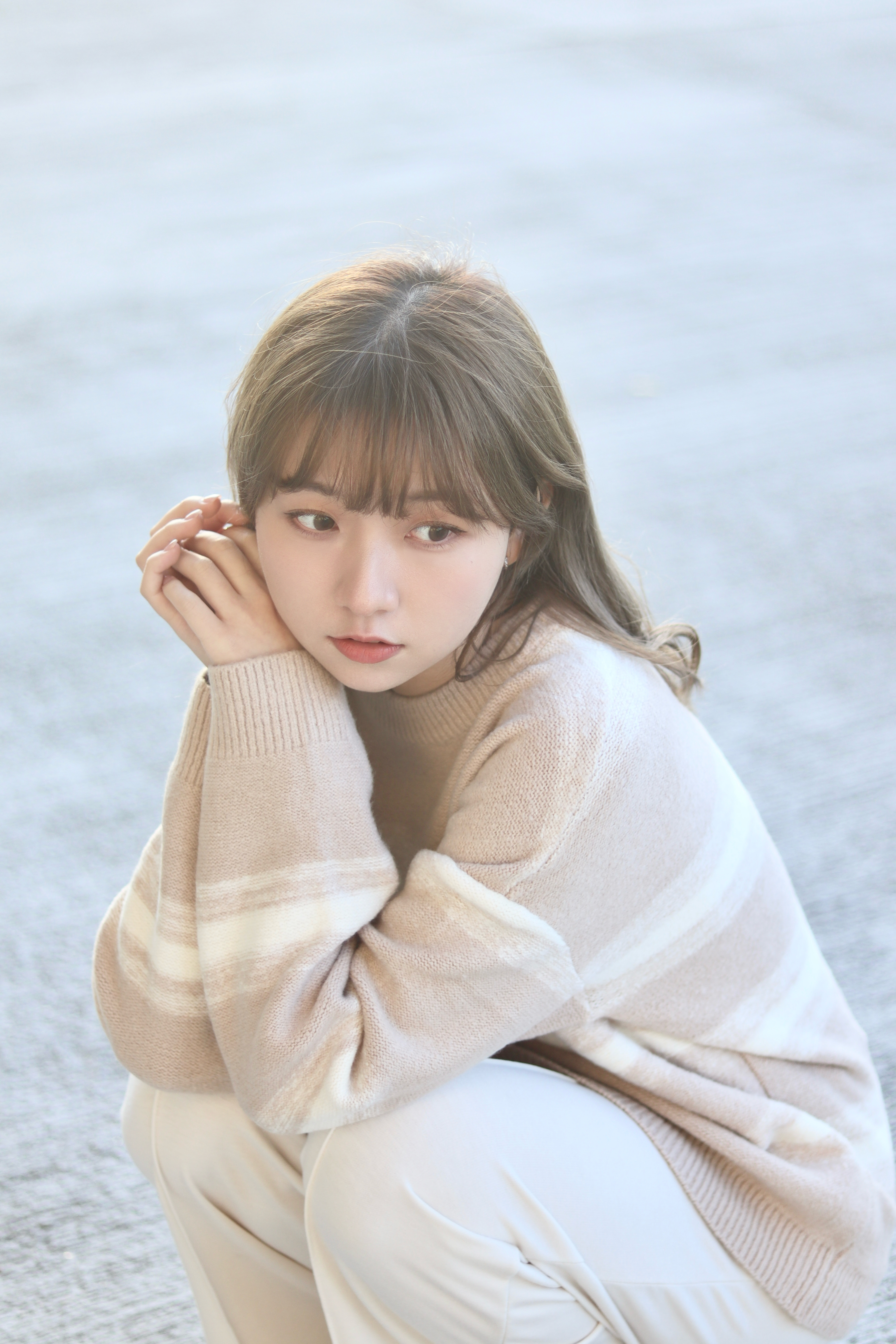 非常親膚的落肩粗身間條柔軟針織上衣