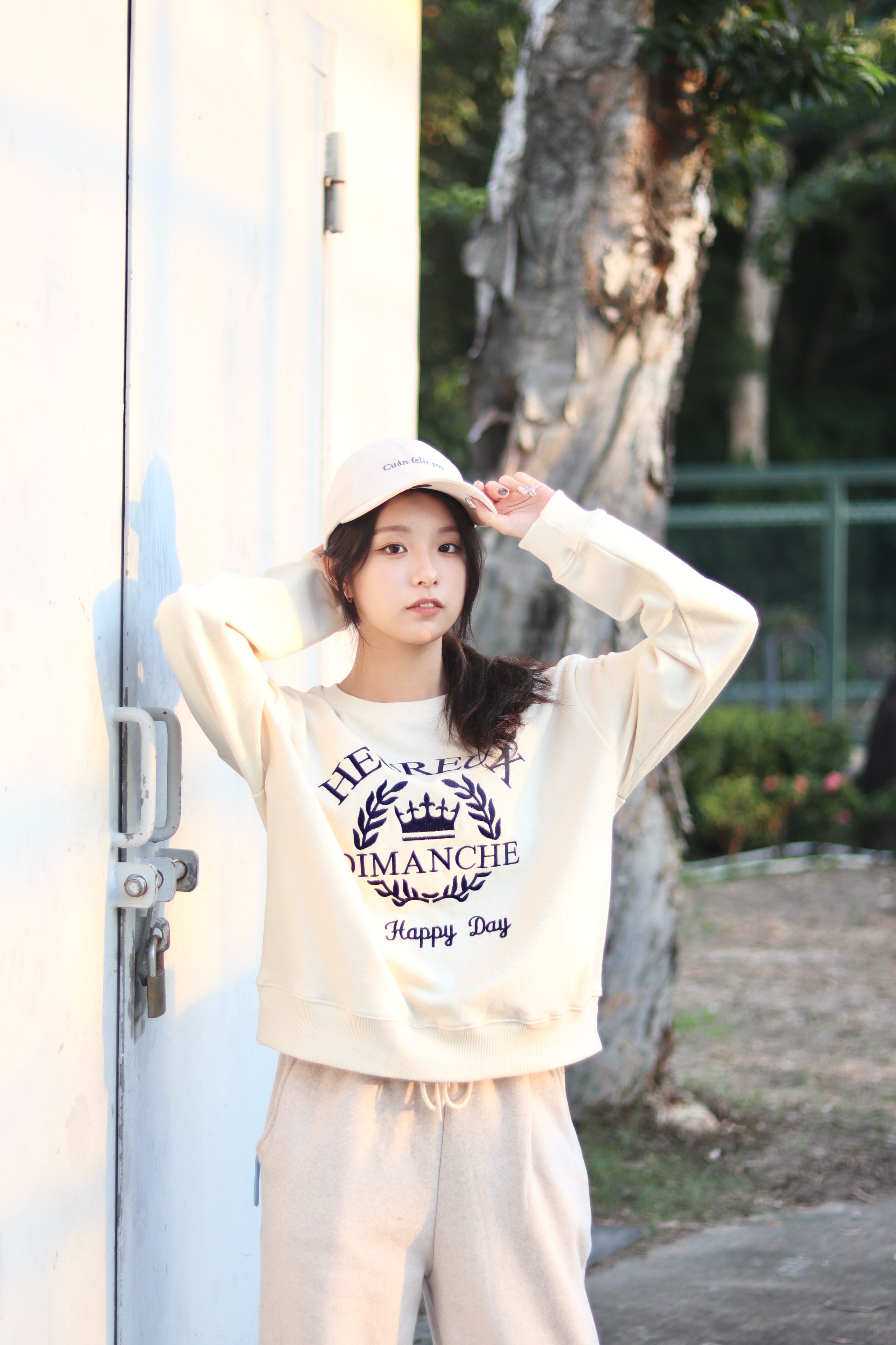 全棉英倫學院風刺繡英文字母圖案衛衣 3色入