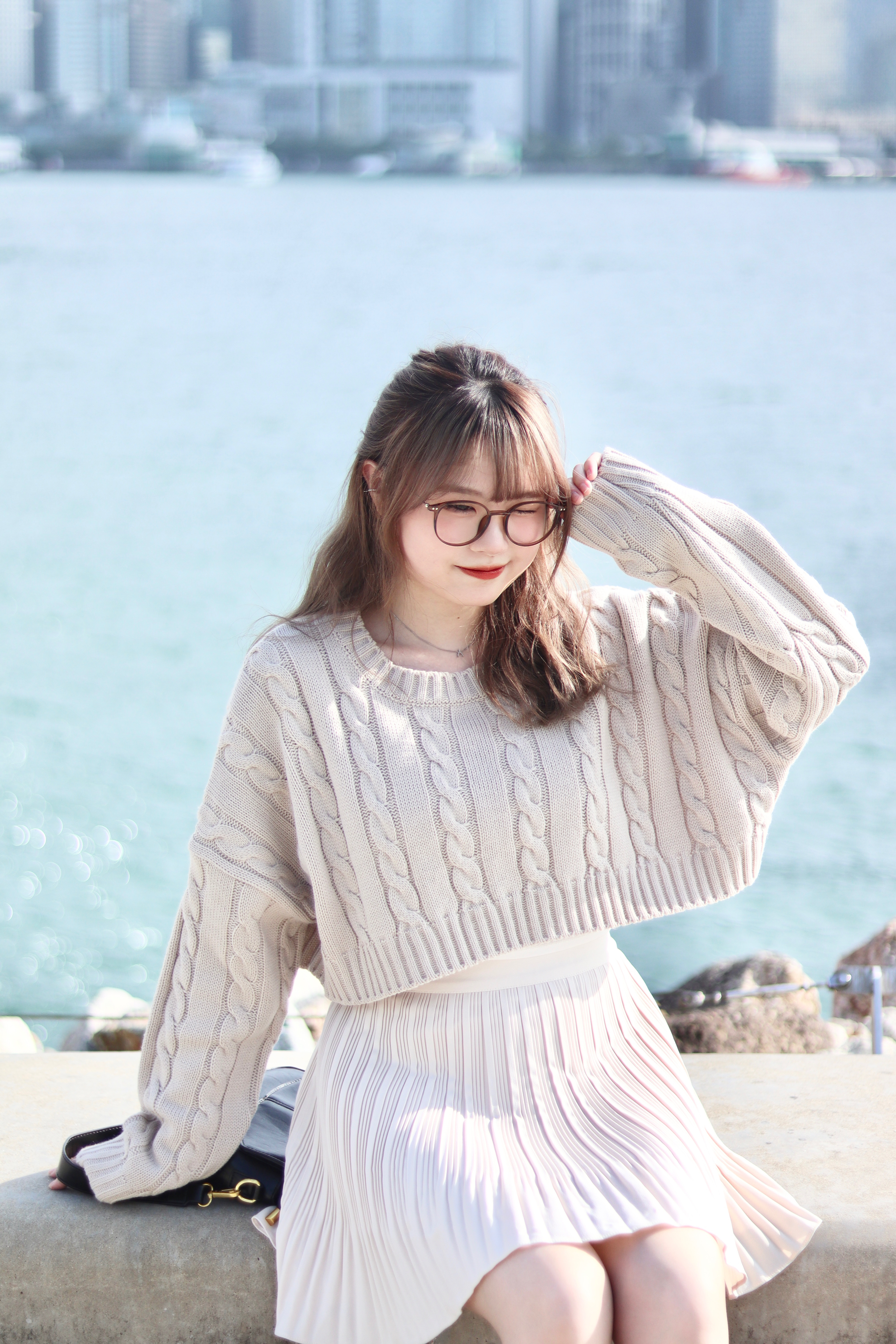 韓系圓領麻花針織落肩寬鬆短版上衣 新增至兩色入