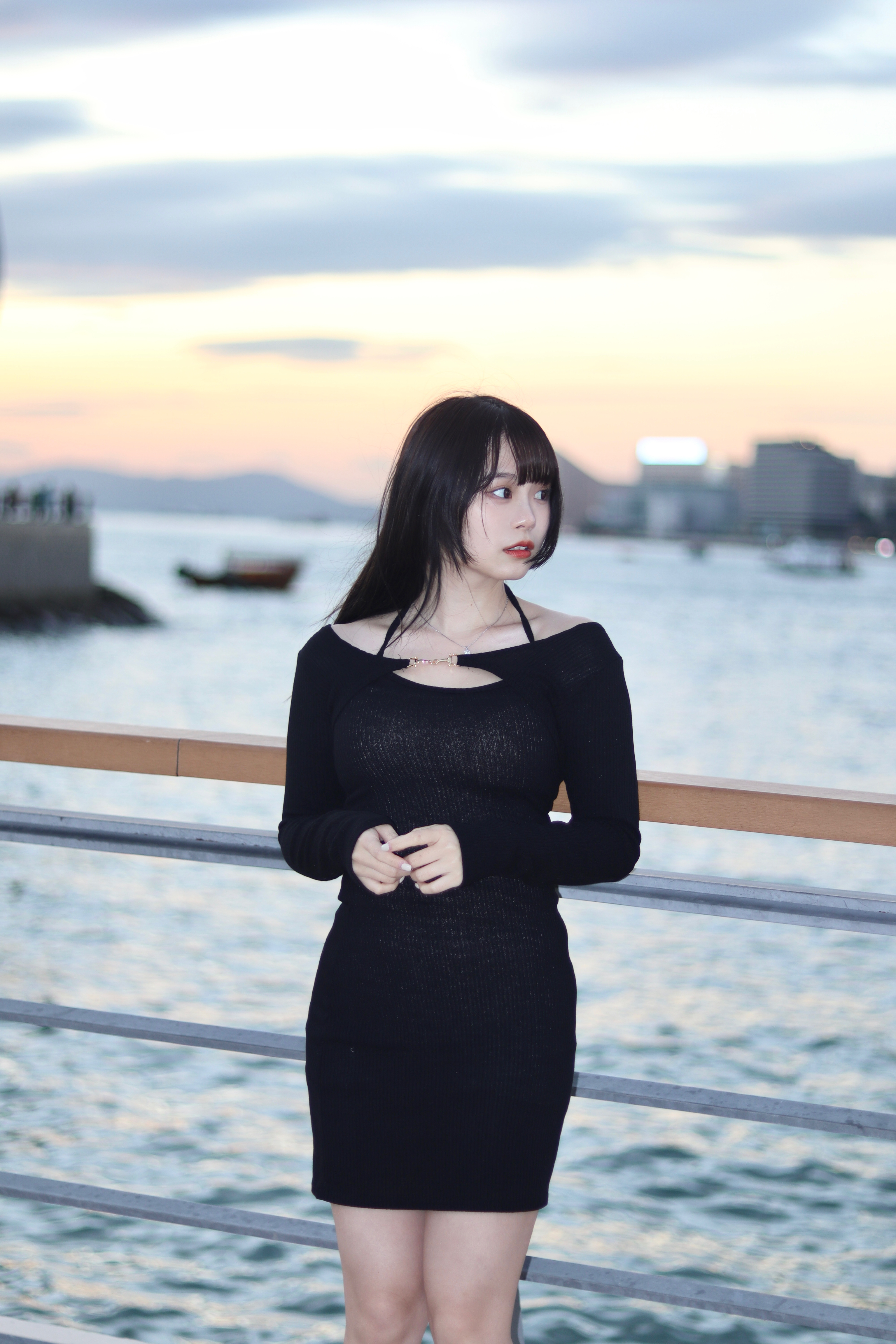 (預訂) 性感露肩貼身OPS