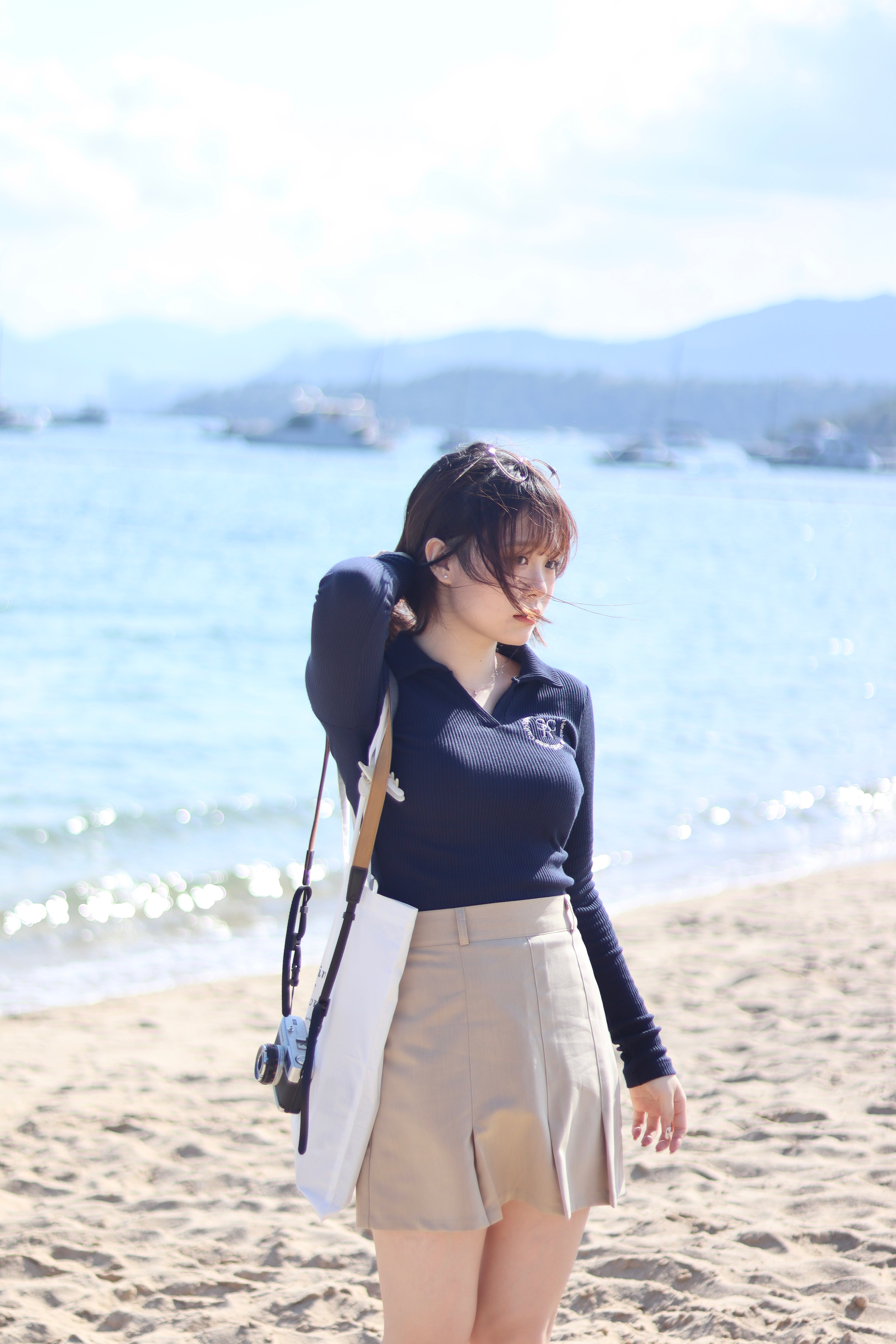 韓系POLO小V領刺繡LOGO顯身材超大彈性修身上衣 兩色入