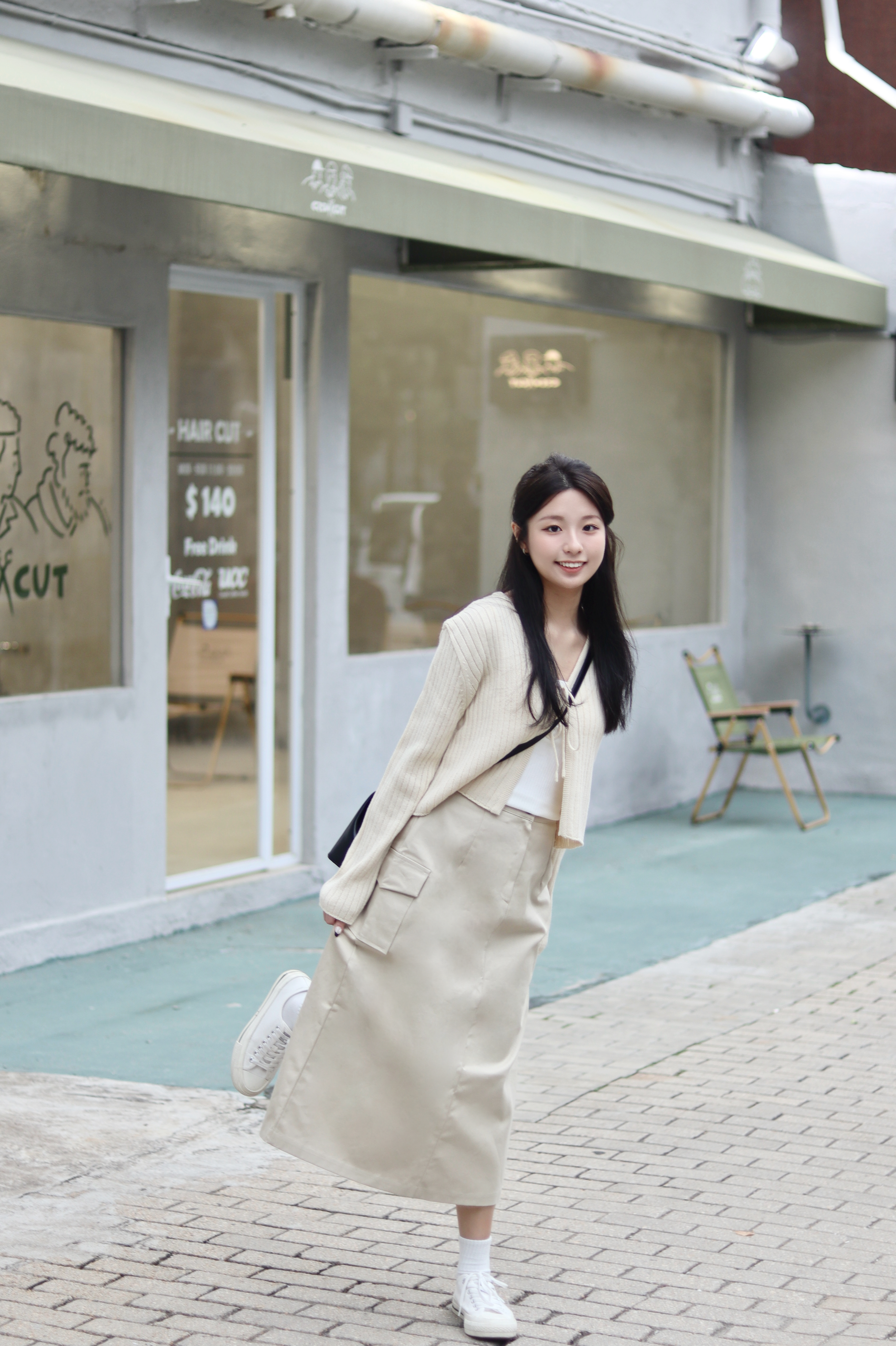 半橡筋腰工裝有裙袋半截長裙 新增至兩色入