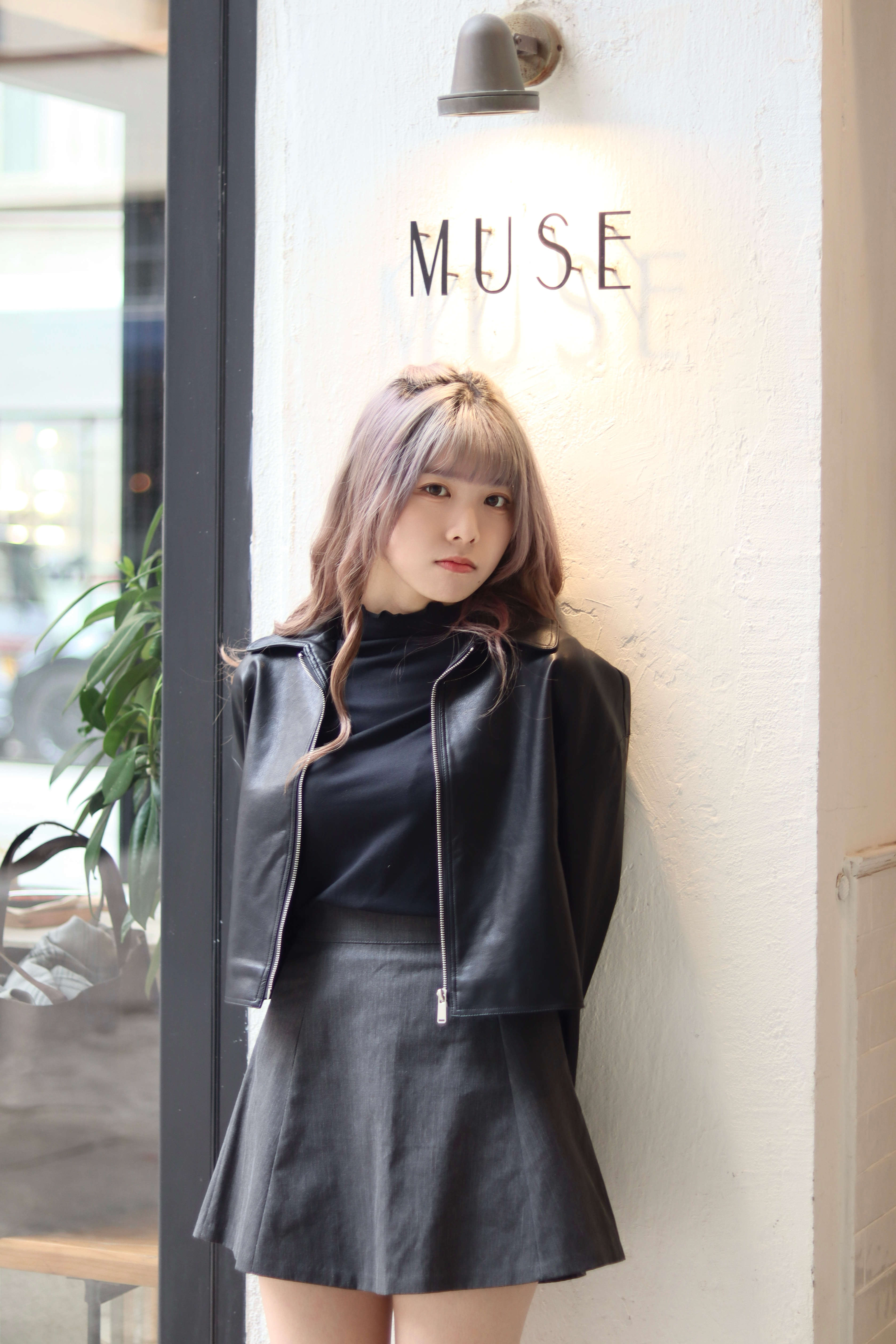 CP值極高! 仿皮拉鍊短版皮褸