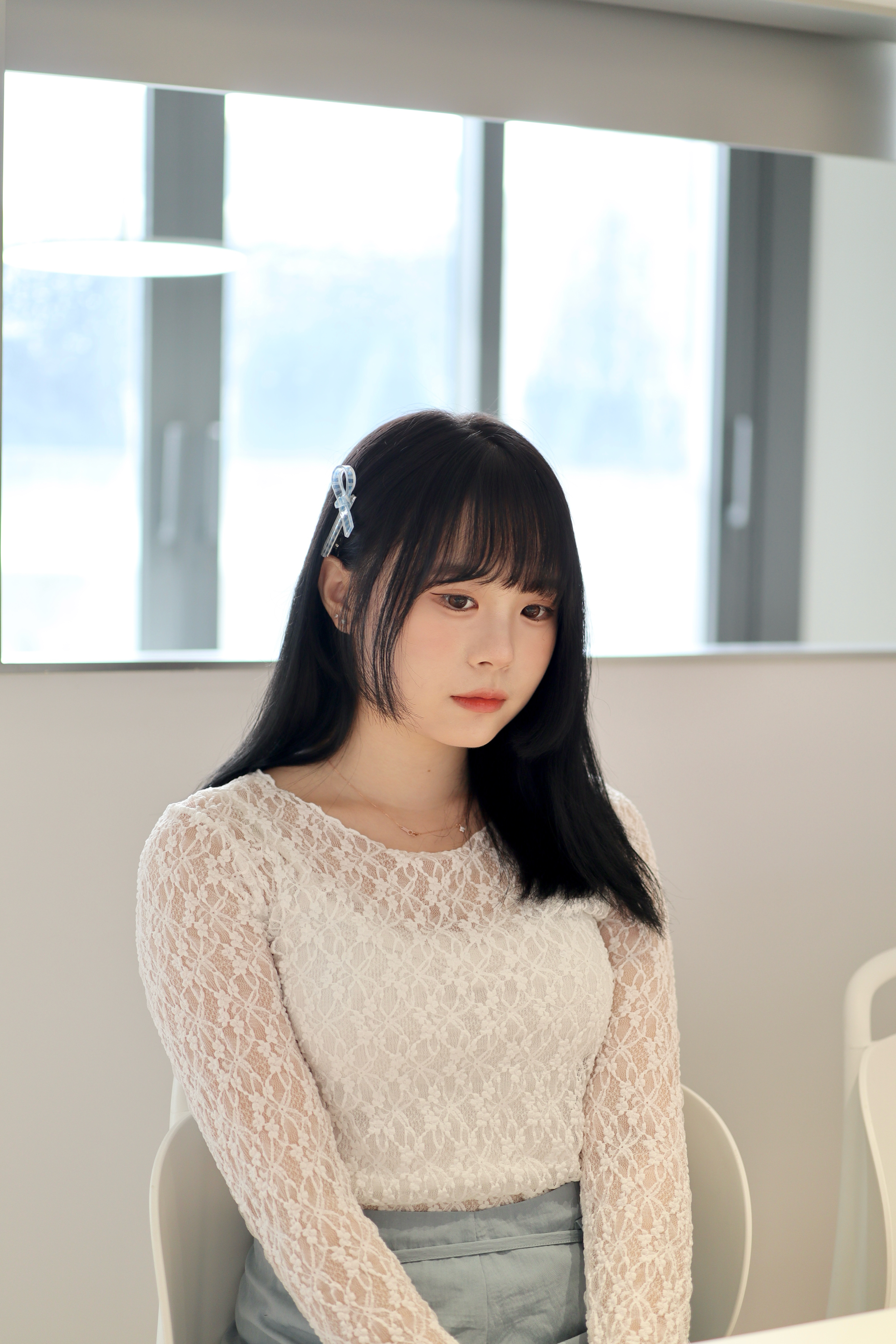 透膚蕾絲花花打底外穿上衣