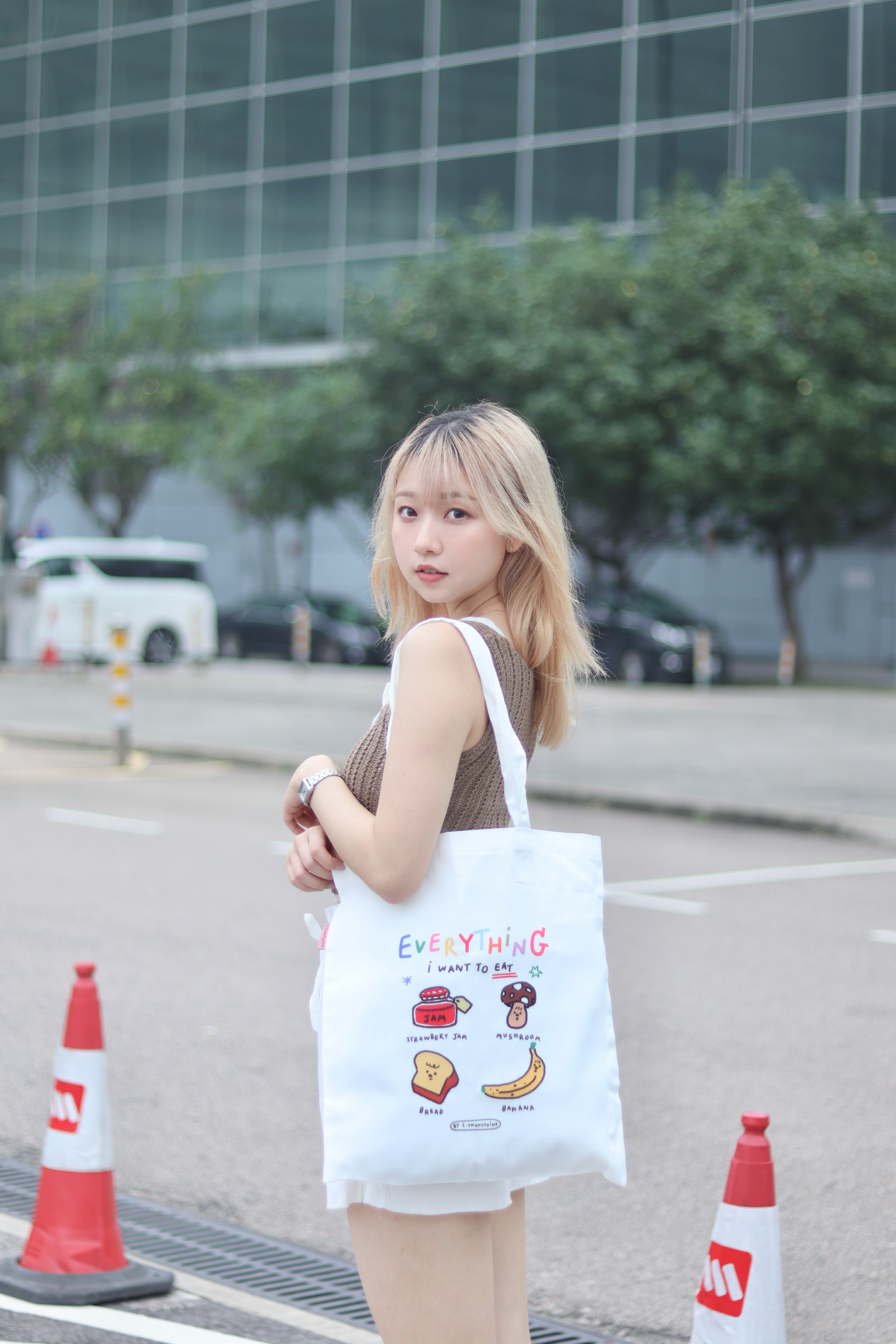 Everything I want to eat tote bag